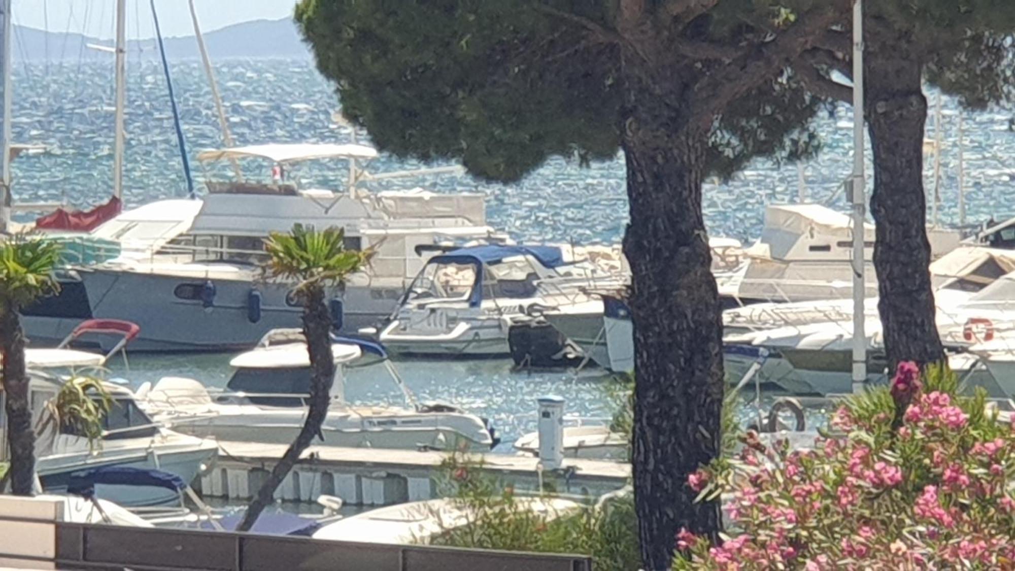 Plage Miramar La Londe-les-Maures Exterior photo
